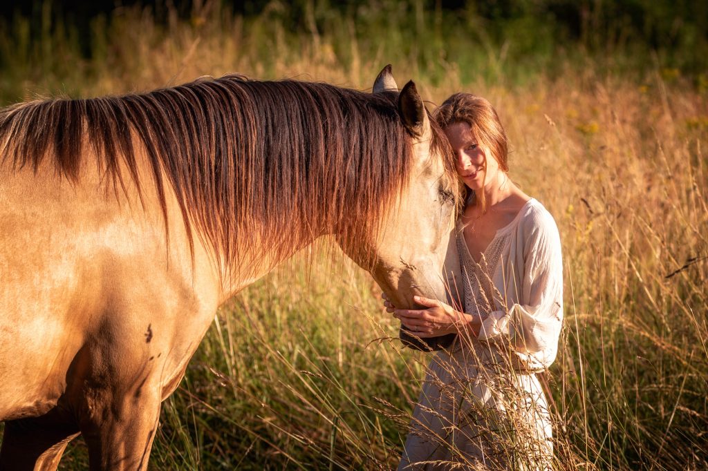 Equinessentiel - Laure Souquet - Soins et santé du cheval au naturel